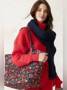 VERA BRADLEY 💕NWT Marston Grand Tote in Midnight Garden Vines MSRP $70